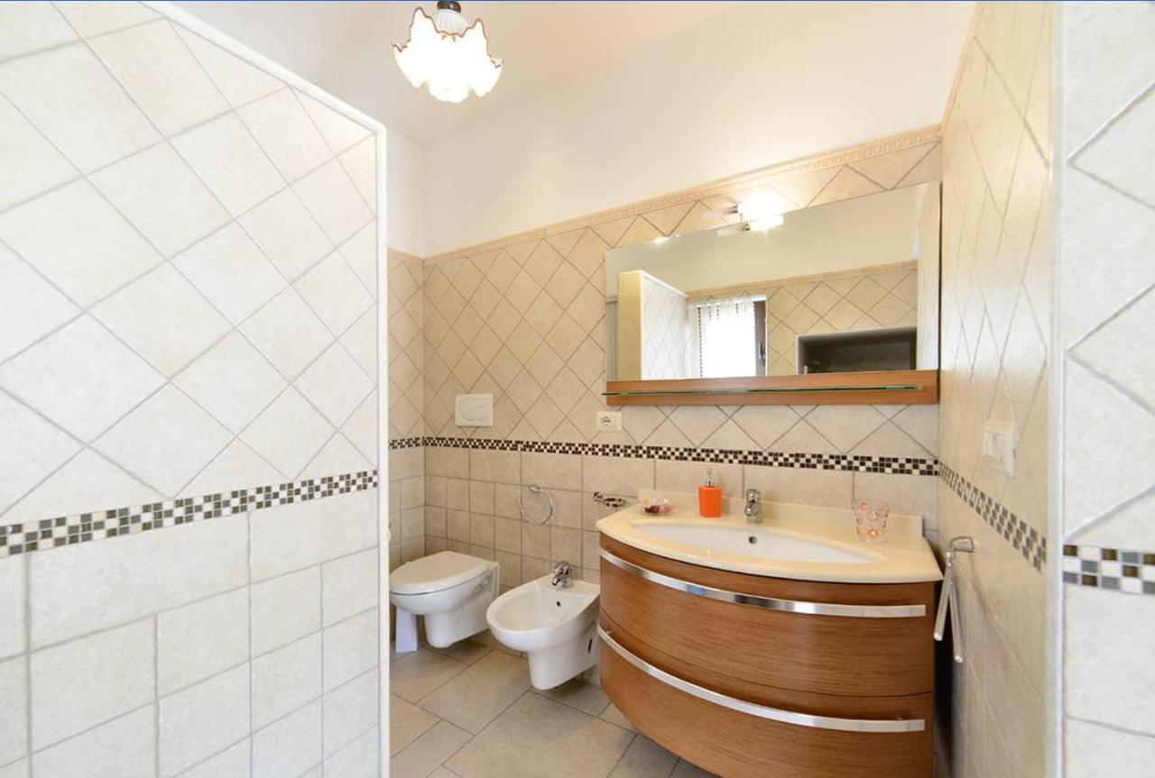 Trulli Dell'Aia Bed & Breakfast อัลเบโรเบลโล ภายนอก รูปภาพ